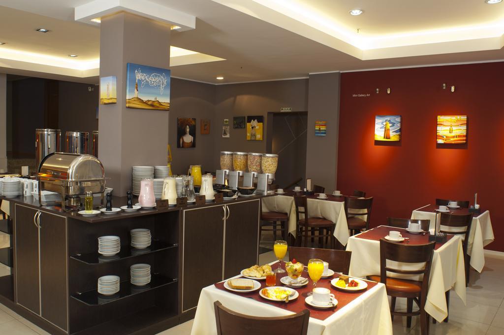 Hotel Piren Puerto Madryn Bagian luar foto